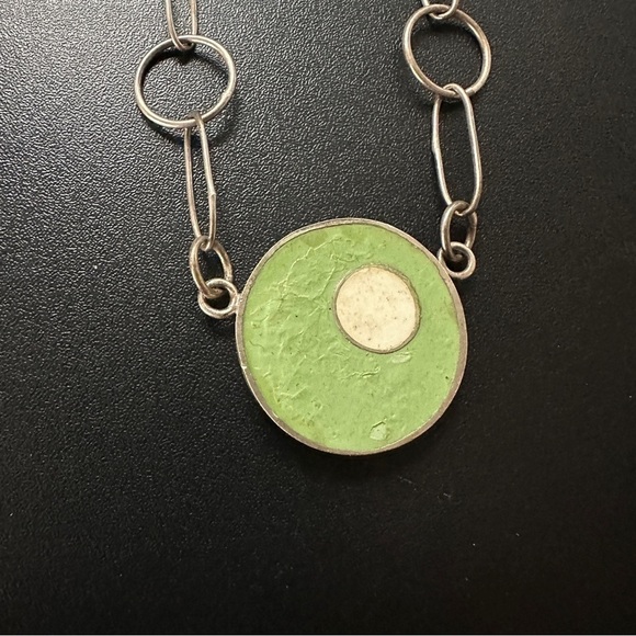 Handmade & Signed Sterling Silver Large Green & White Circle Necklace Vintage - Picture 2 of 14